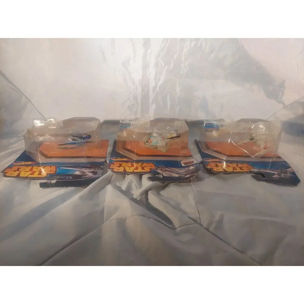Hot Wheels Star Wars Set Of 3 Red 3 X-Wing Fighter, Ghost, Vulture Droid Sealed